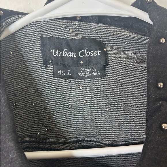 Classic Black Denim Jacket with Stud Accents - Picture 2 of 3